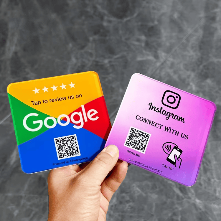 Specialfremstillet NFC-stander til digitale kort vist fra forsiden til NFC-standerprojekter.