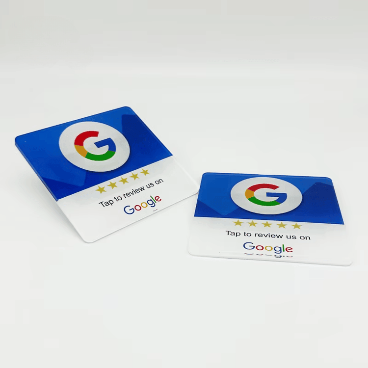 Specialfremstillet NFC-stander til digitale kort vist fra siden i NFC-stander-kategorien.