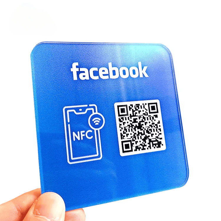 Tilpasset NFC-stand til softwaredemoer vist fra siden til NFC-projekter.