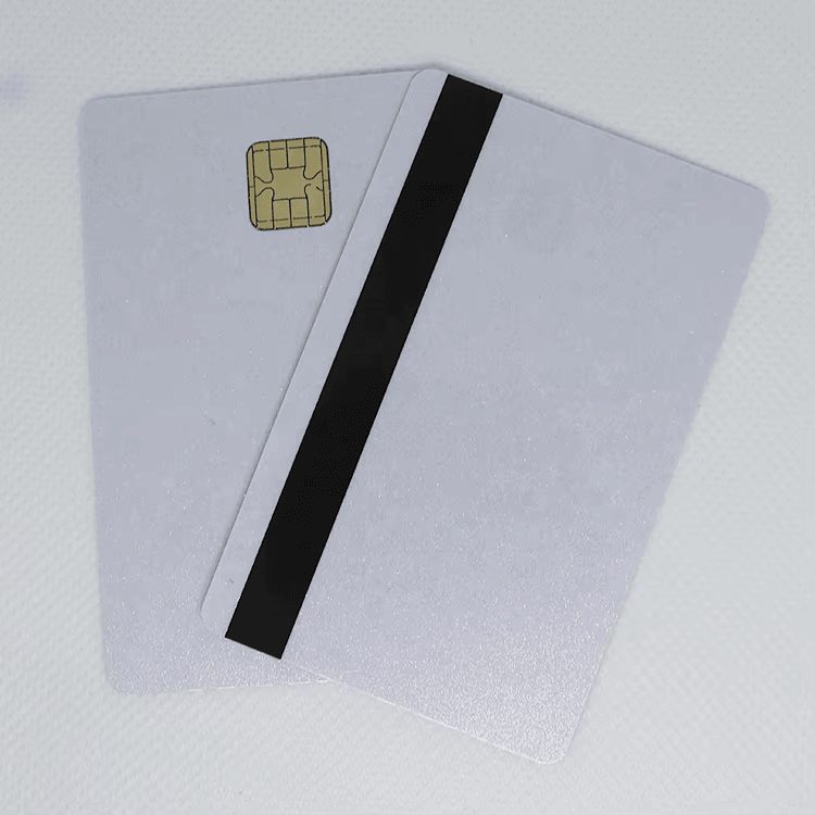 Specialdesignede IC-kontaktkort til sikre programmer vist med fokus på kundetilpasset korttryk til projekter inden for kontaktchipkort.