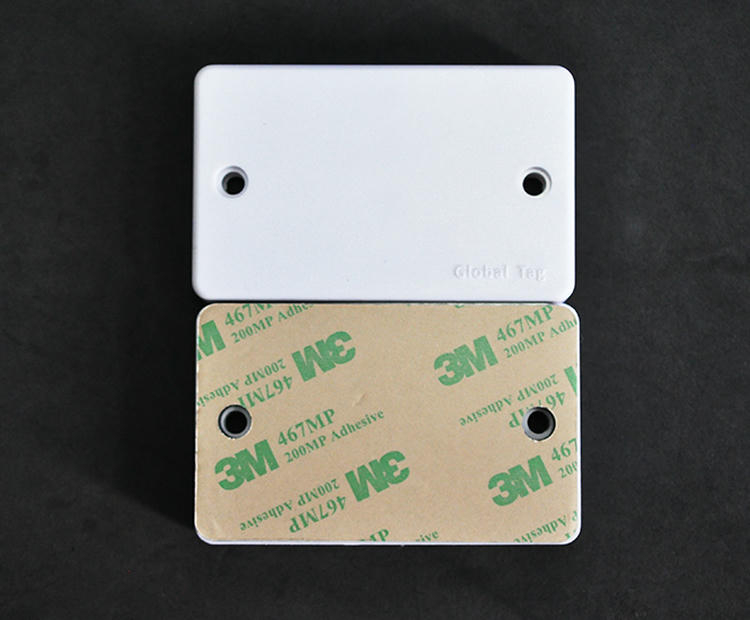 Magnetisk ABS RFID-tag til metaloverflader med førsteklasses overflade til industrielle RFID-løsninger.