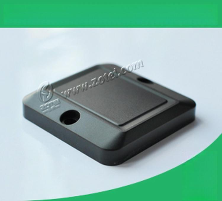 Billede af ABS RFID-tag til metaloverflader til industriel aktivsporing med graveret logo til ABS RFID-tags til metaloverflader løsninger.