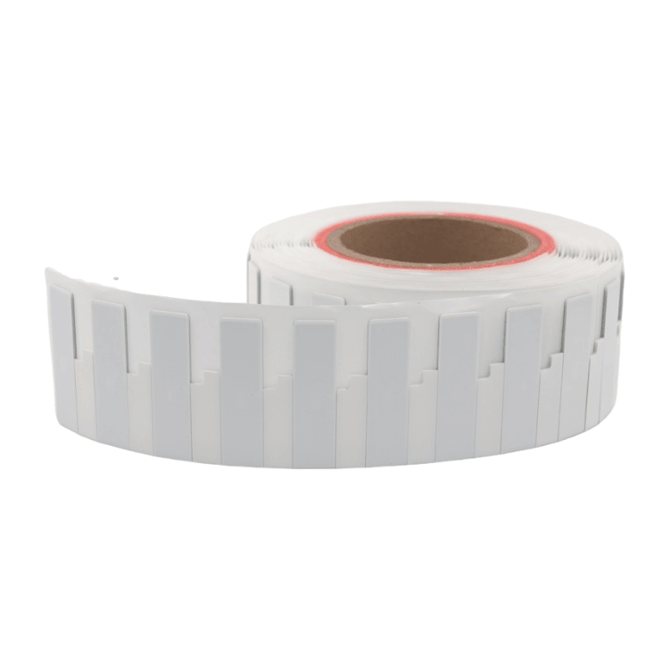 En sideprofil viser skumbagsiden på det fleksible F5515-2 RFID-tag til sikker vedhæftning på ujævne overflader.