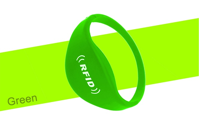 Grøn farvemulighed for G03B silikone RFID-armbånd med tydelig farve til adgangskontrol og identifikation ved events.