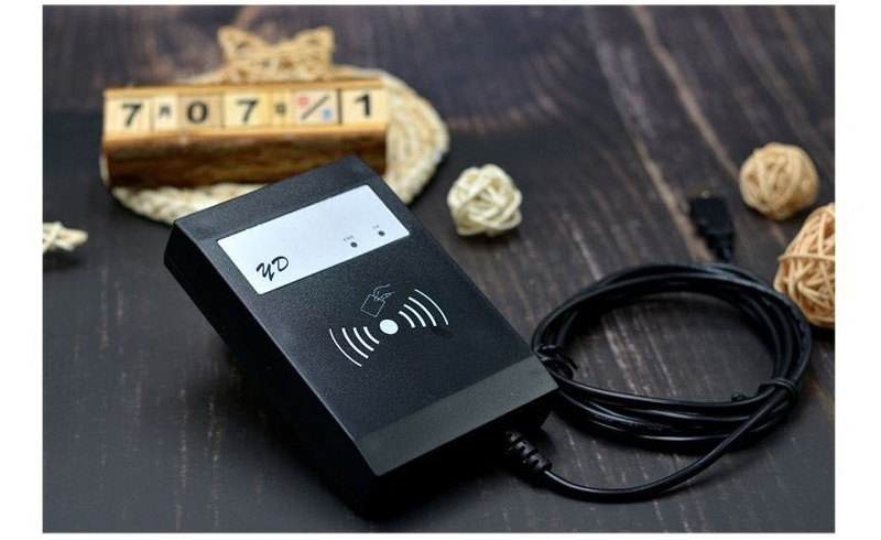 En standard USB-kortlæser YD-790A sikrer drift uden særskilt opsætning uden behov for ekstern driverinstallation